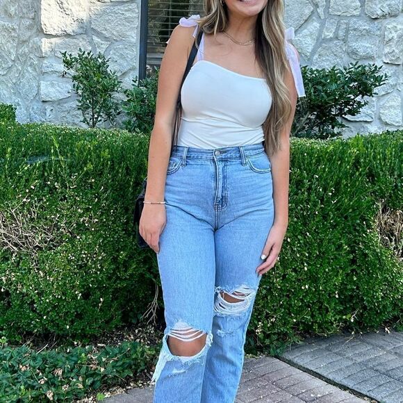 White VICI Bodysuit with Bows 🤍✨ - Picture 8 of 8